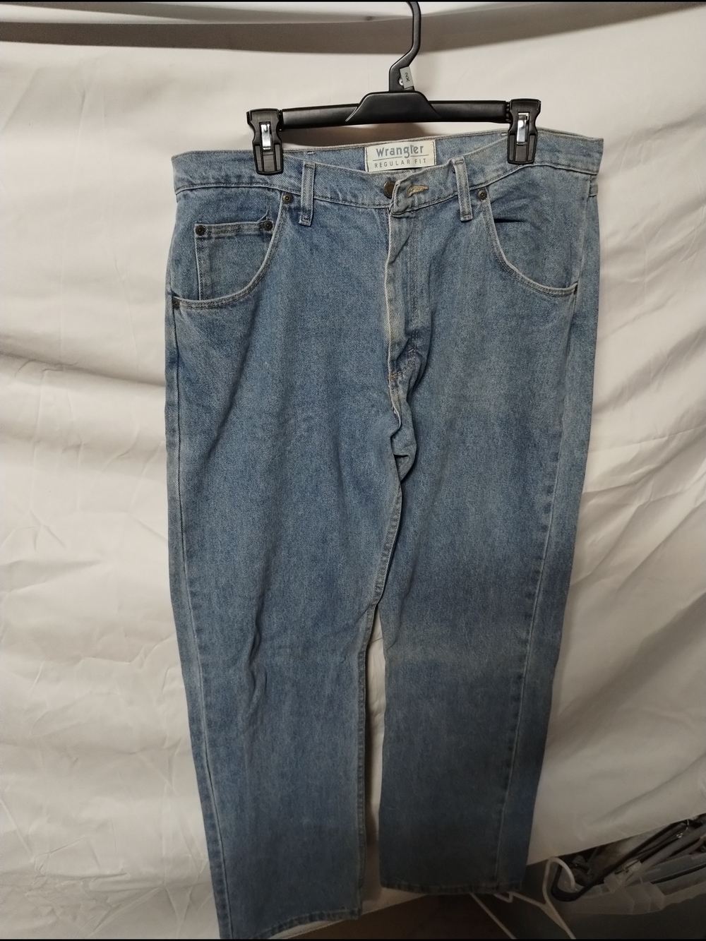Wrangler Men's Light Wash Relaxed Denim Jeans
